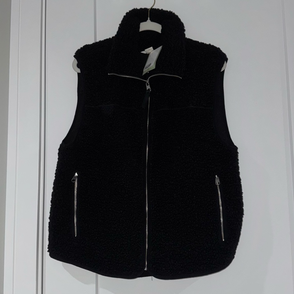 Black Fleece Zip-Up Vest
